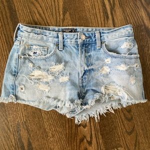 abercrombie & fitch ripped jean shorts size 26 🤗